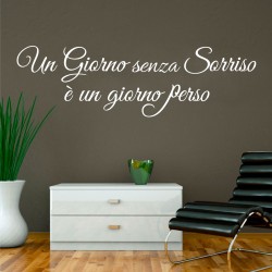 Wall Stickers Adesivo Parete scritta Un Giorno senza Sorriso è un giorno perso Adesivi Murali con Frasi Aforismi Charlie Chaplin